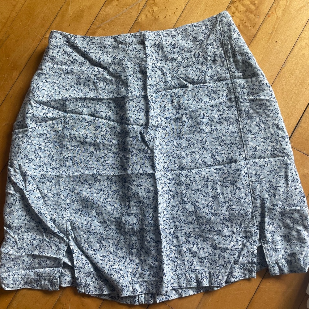 John Galt / Brandy Melville Blue Mini Skirt Blue Floral Print fits like XS/S